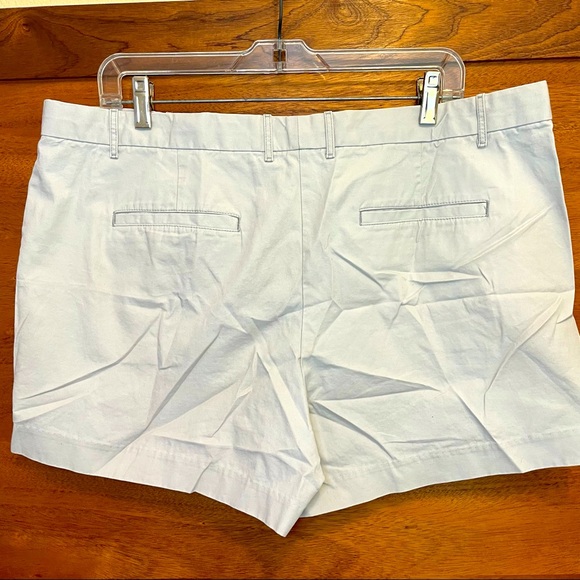 GAP Grayish Khaki Women’s Shorts Size 16 Tall - Picture 5 of 8